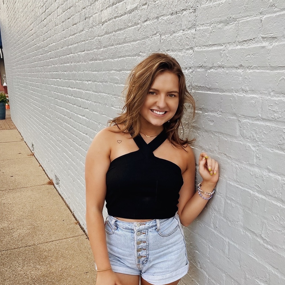 Meet your Posher, Kayla